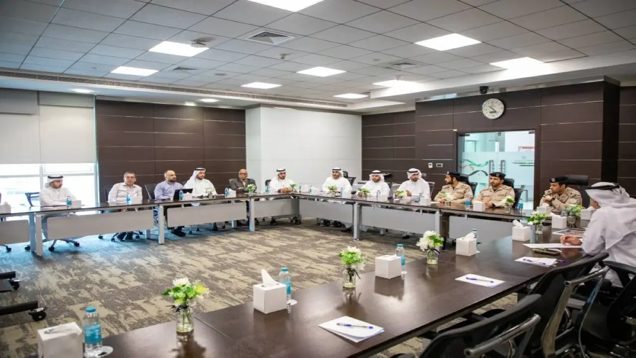 شرطة الشارقة و«طرق» تعززان الانسيابية المرورية في الإمارة